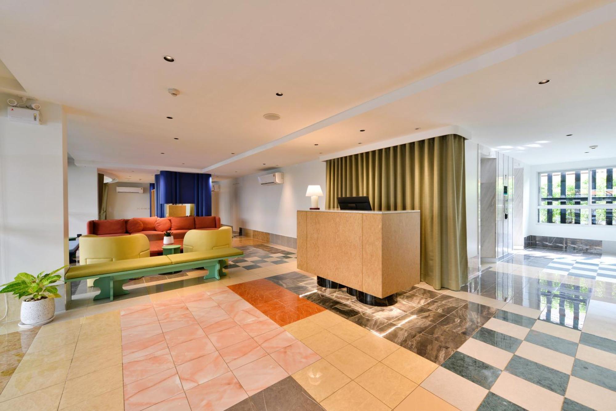 The Grass Serviced Suites Pattaya Exteriör bild